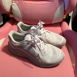 women’s white nike quest 5s (?)